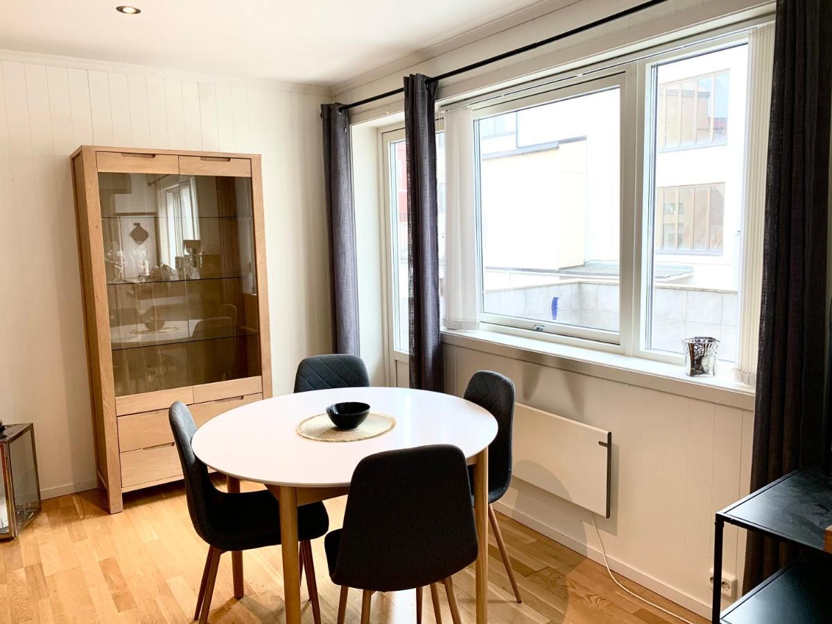 Апартаменты Fin Leilighet, Midt I Hjertet Av Kristiansund. Экстерьер фото